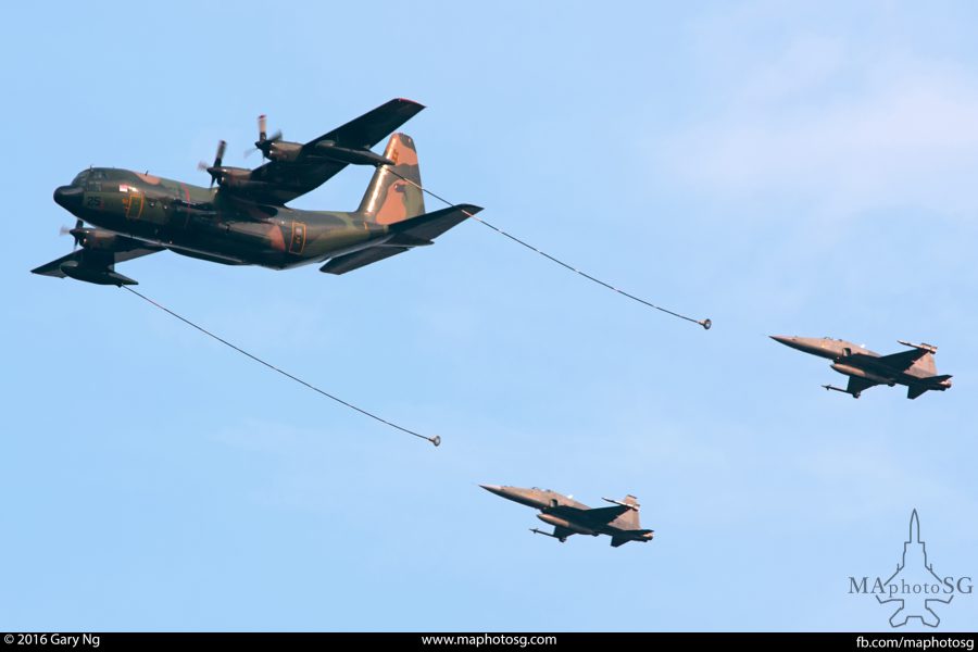 RSAF C-130 refueling 2 F-5 tigers, RSAF 2006 Open House