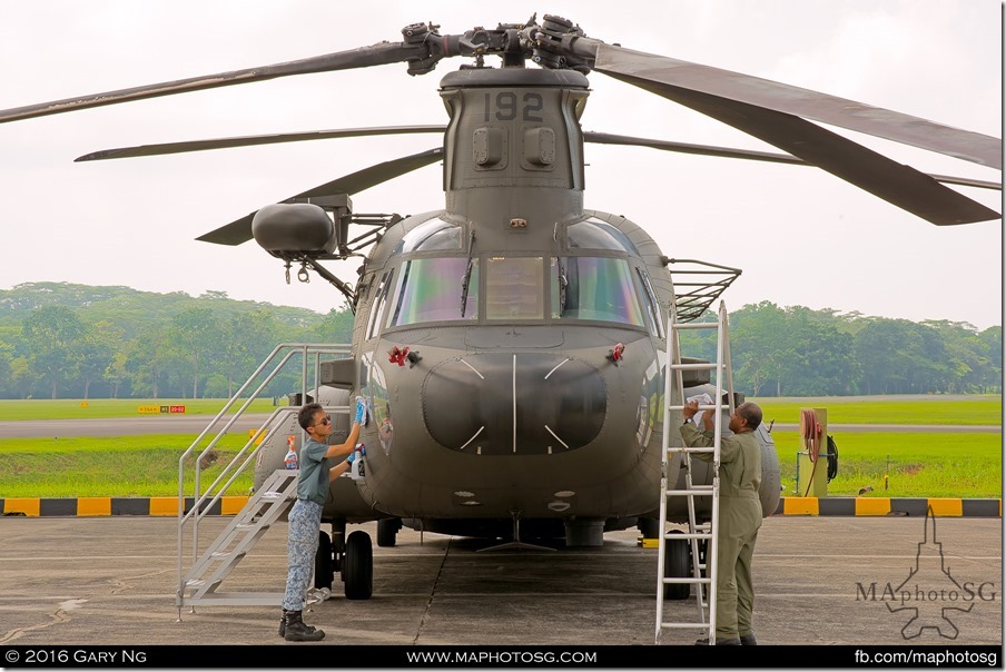 CH-47D crew put the finishing touches in preparation for the RSAF Open House 2016