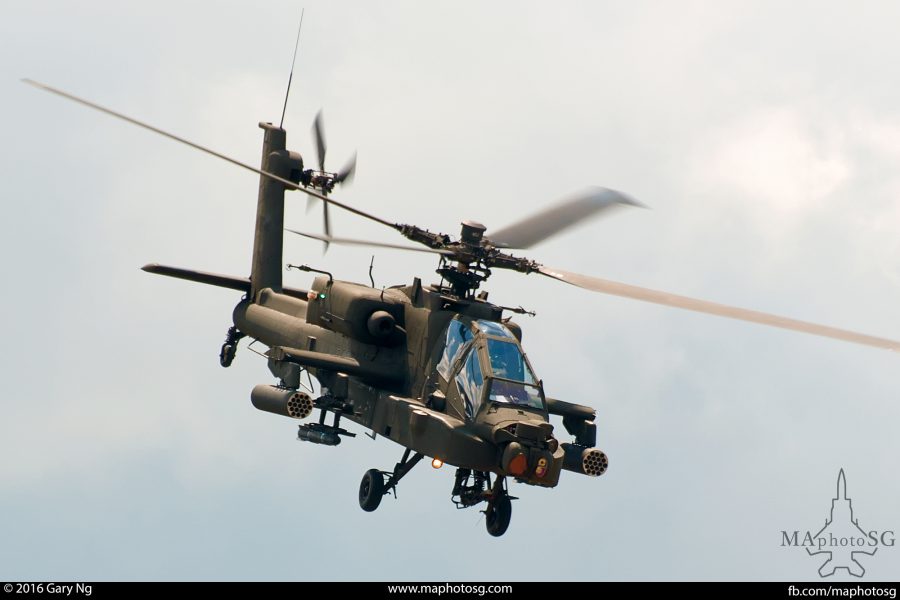 A Boeing AH-64D Apache Longbow simulates an attack run, RSAF Open House, Paya Lebar Airbase, August 2008