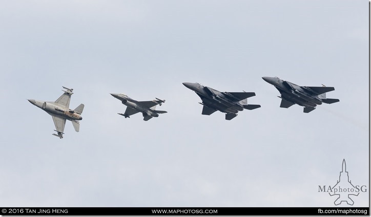 Finale 4 ship echelon formation flyby the grandstand and break for landing