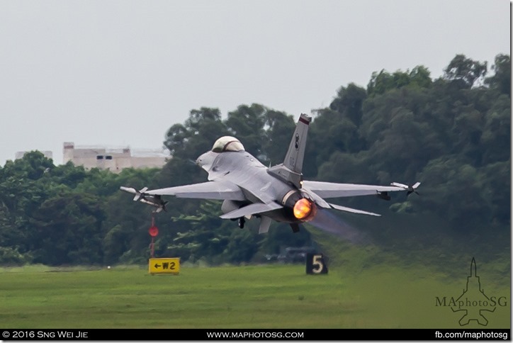 F-16C take off on full afterburners