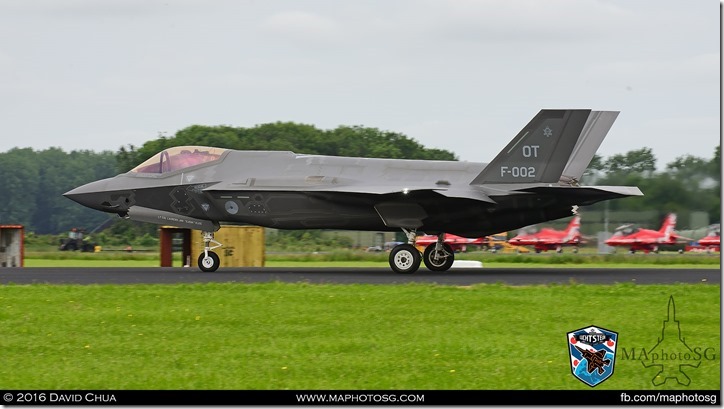 F-35A (F-002) Taxiing for take off