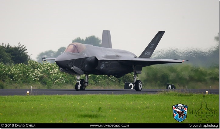 F-35A (F-002) Taxiing for take off