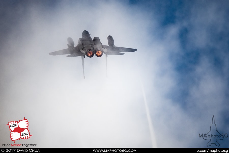 F-15SG Exiting the show centre with afterburners