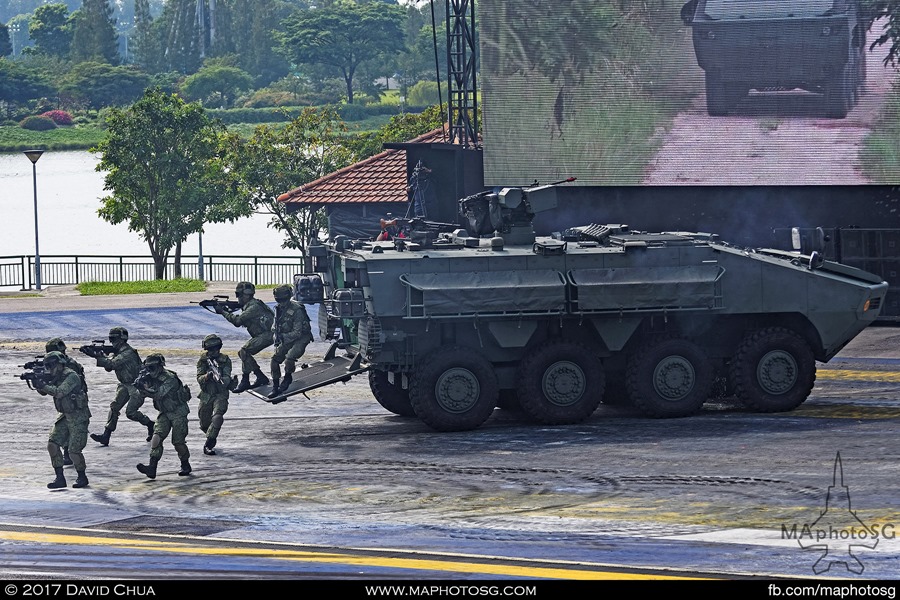 Army Open House 2017 at F1 Pit - Dynamic Defence Display (D3) Show