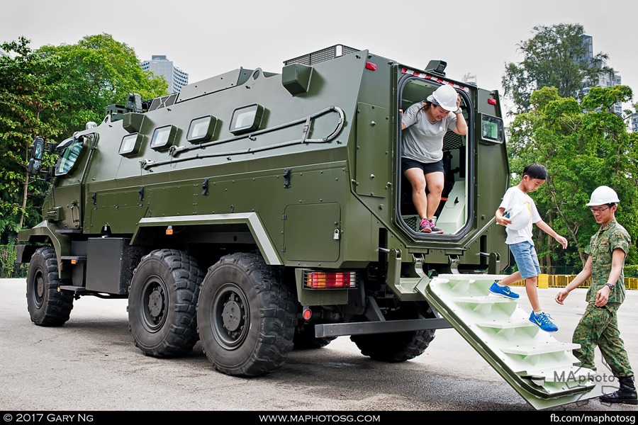 Army Open House 2017 at F1 Pit - Battle Rides