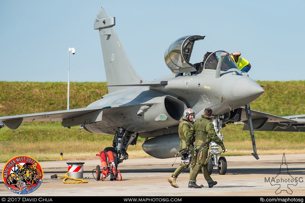 French Navy Flottille 11F Rafale M (43) winding down at the end of the day.