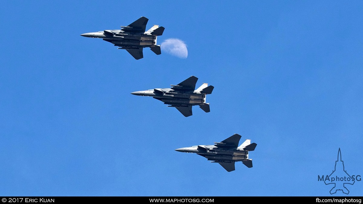 Formation of 3 RSAF F-15SG as they fly past the moon