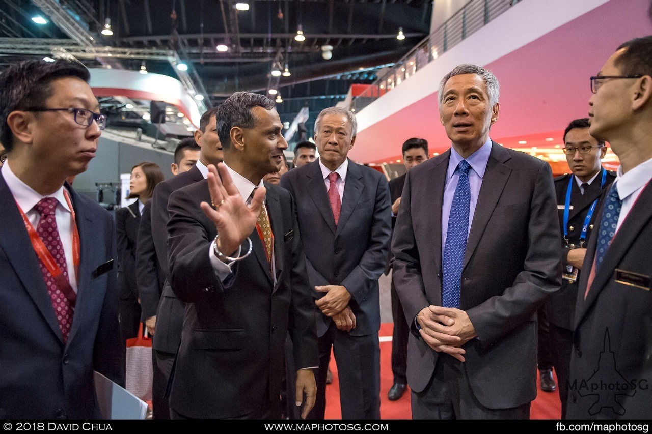 Prime Minister Lee Hsien Loong visits the Singapore Technologies Booth