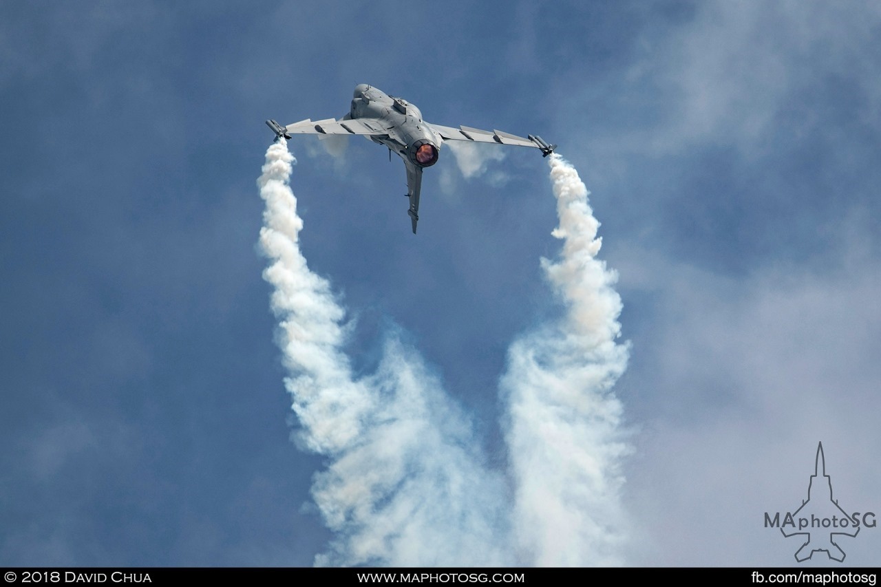 RTAF JAS-39C Gripen entertains spectators with its amazing smoke trails and agility