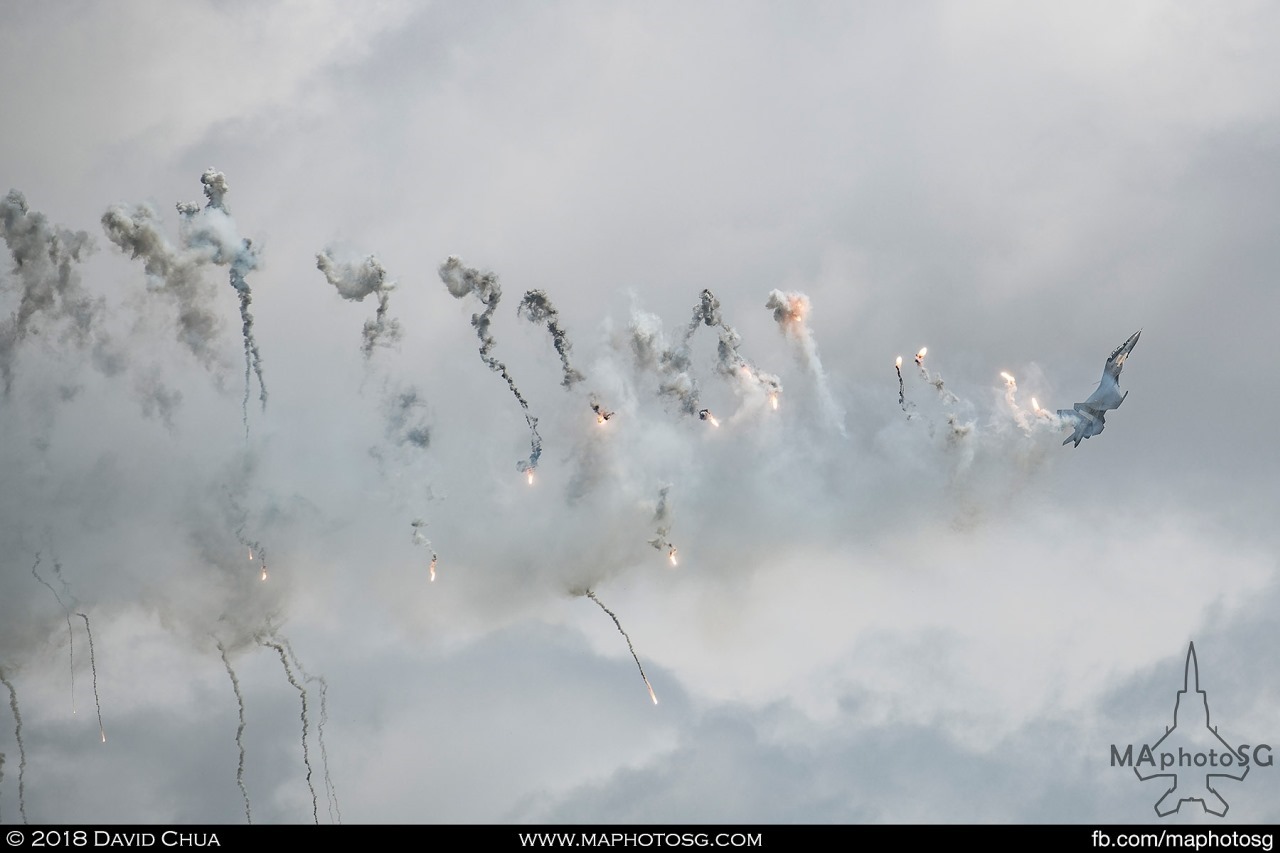 Finale flare deployment by the RMAF SU-30MKM