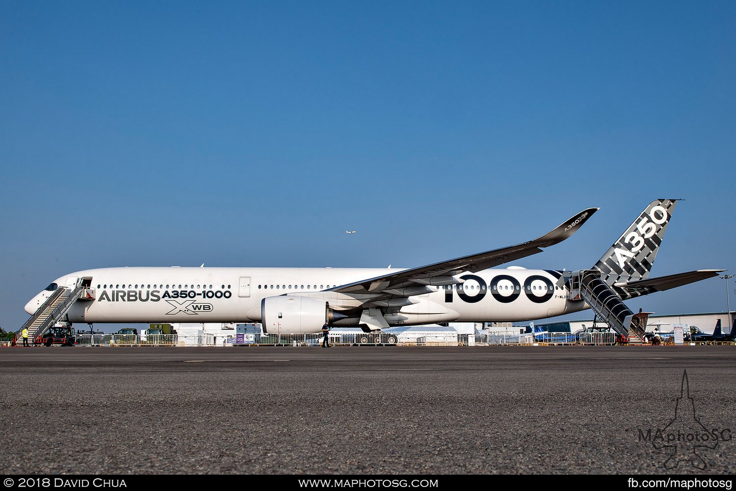 Airbus A350-1000 Carbon Livery (F-WLXV)