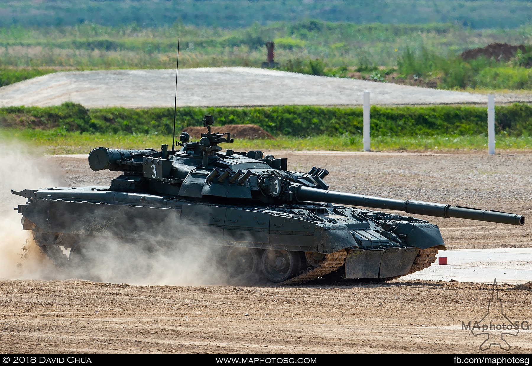 16. T-80E1 MBT makes an emergency stop during the tank ballet performance