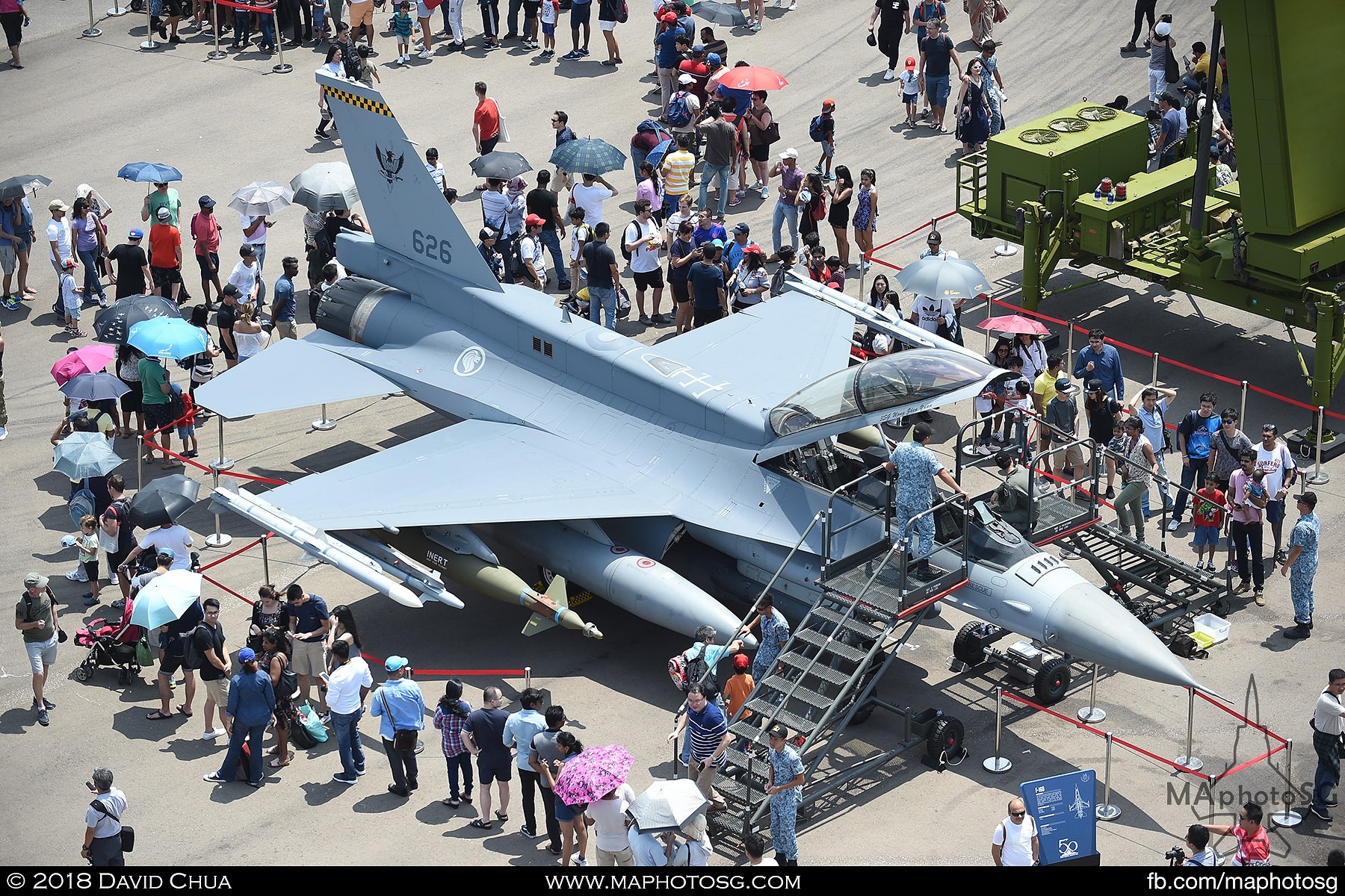 Queue around the RSAF F-16D waiting for a seat in the cockpit