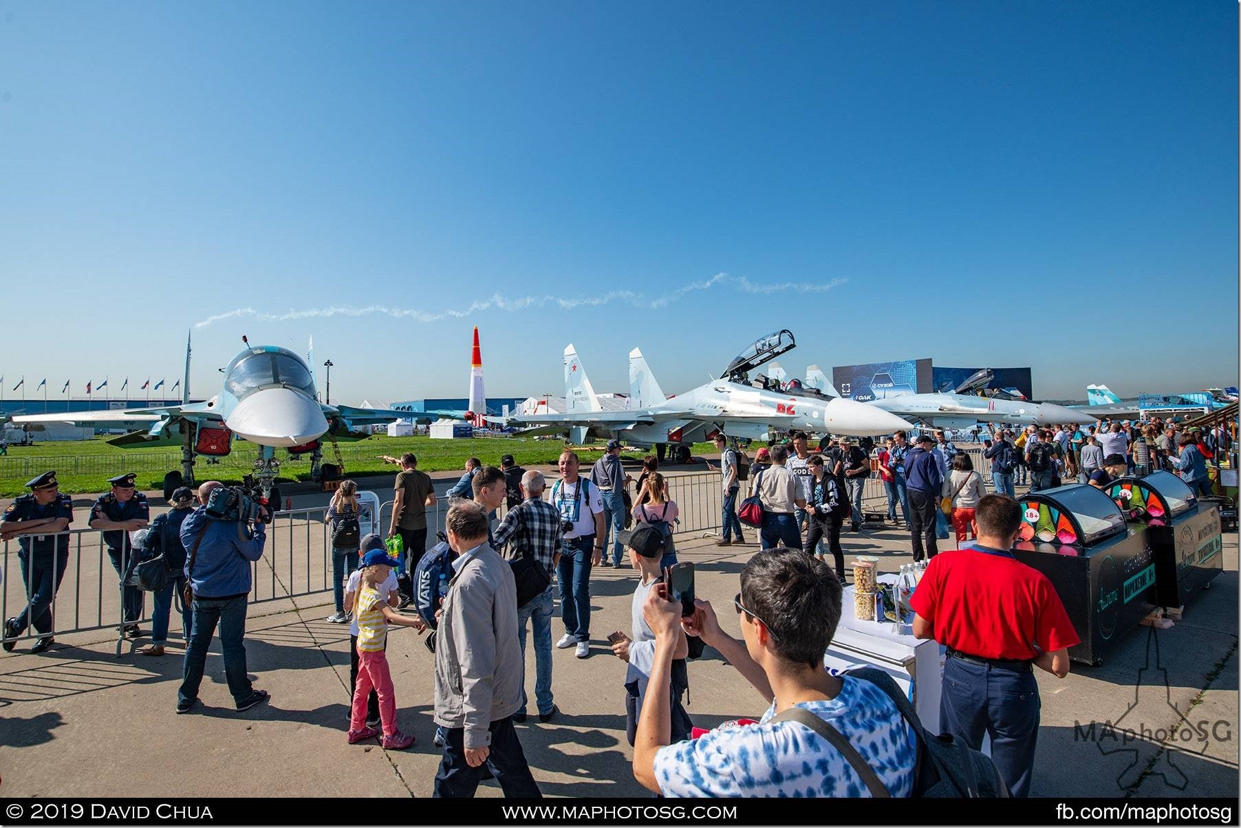 Crowds around the fighters static display