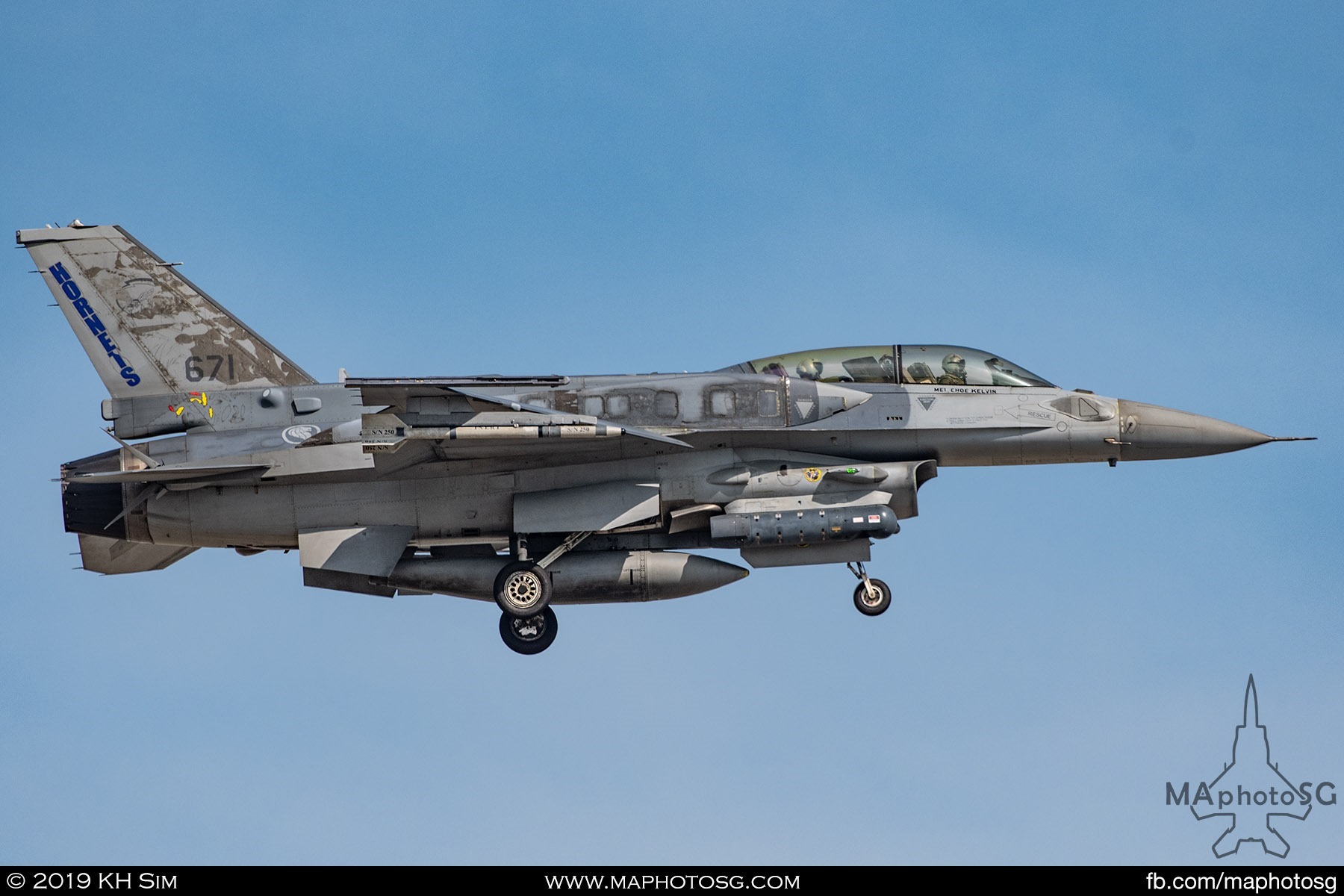 145 SQN F-16D+ (671)