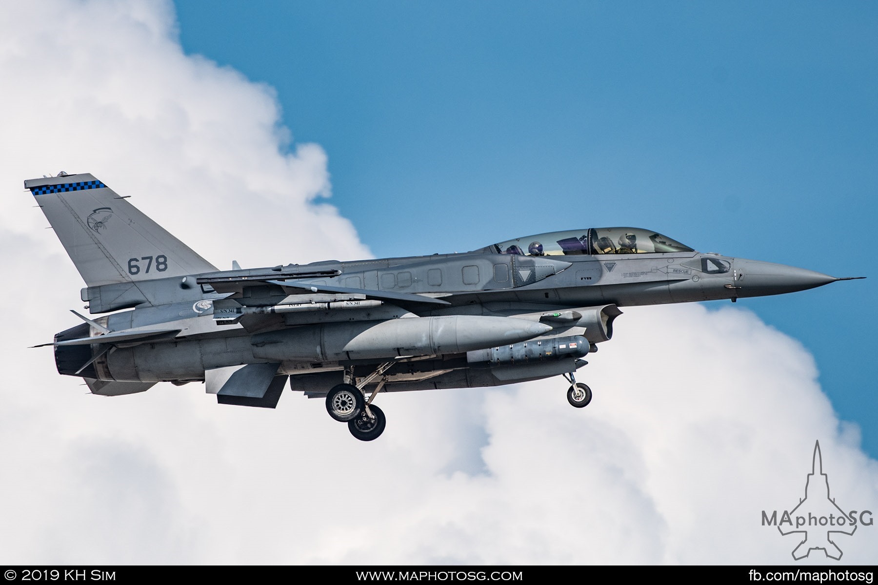 145 SQN F-16D+ (678)