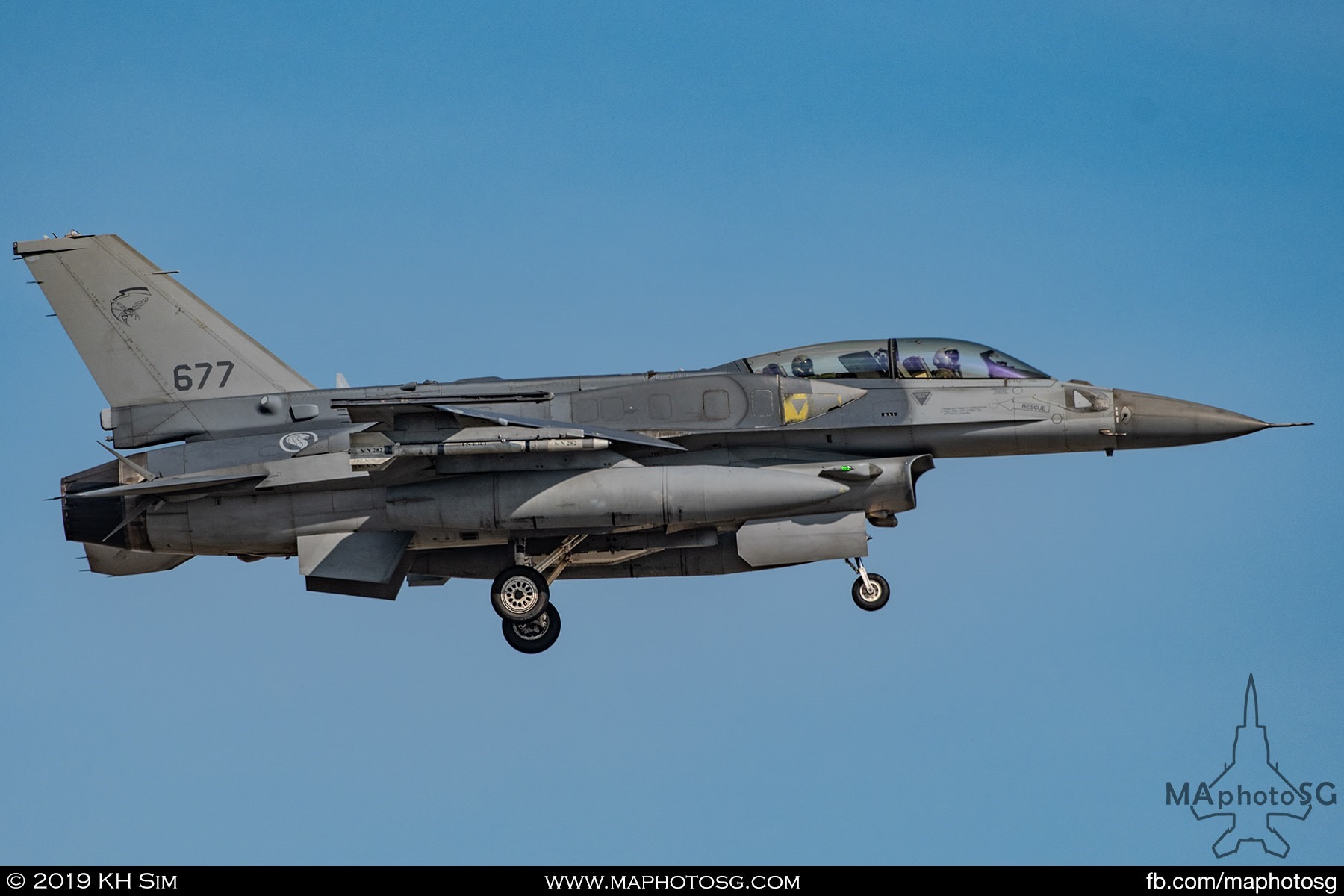 145 SQN F-16D+ (677)