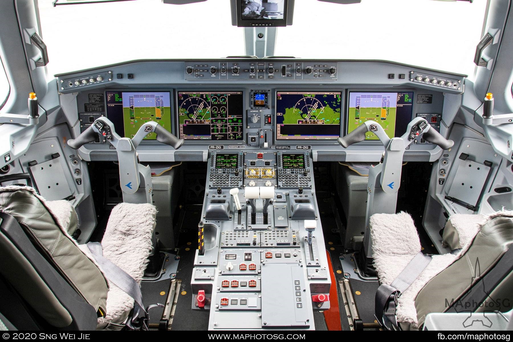 Cockpit of the Embraer E192-E2