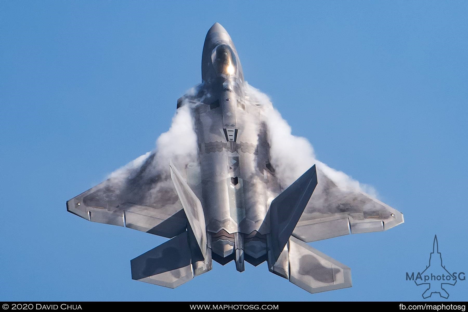 USAF F-22 Raptor vertical climb