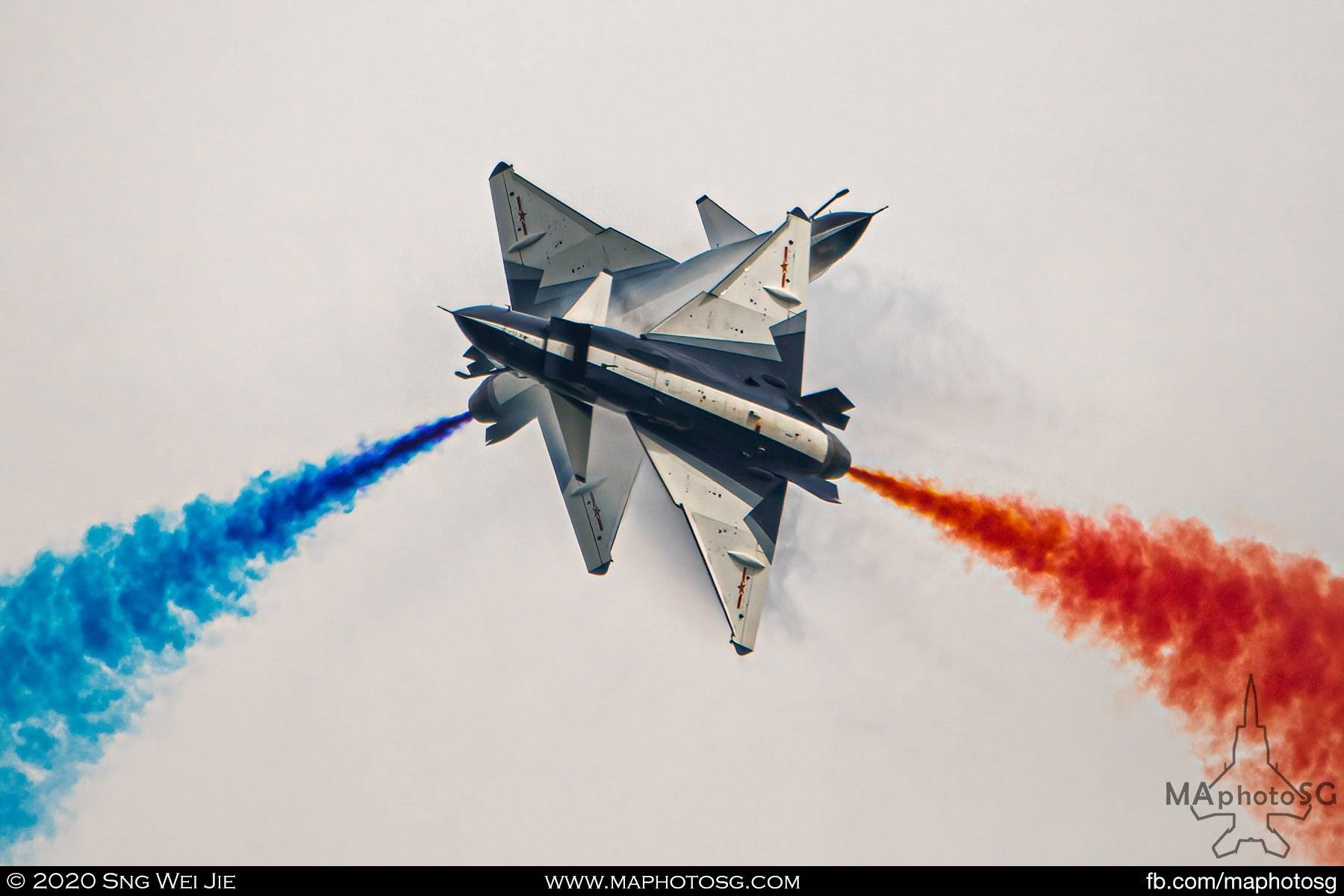 PLAAF Ba Yi Aerobatics team opposing solos