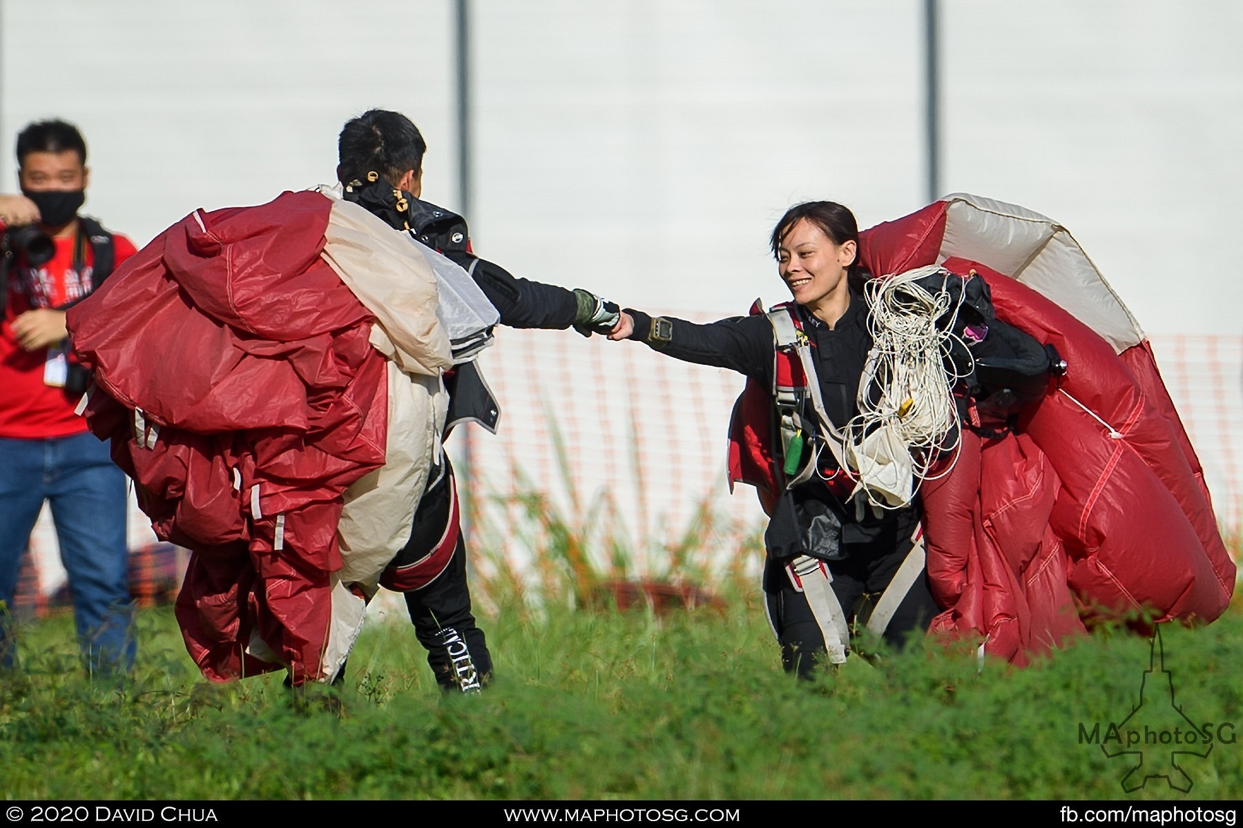 2nd Warrant Officer Shirley Ng completes her second NDP participation jump, her first being in 2014.