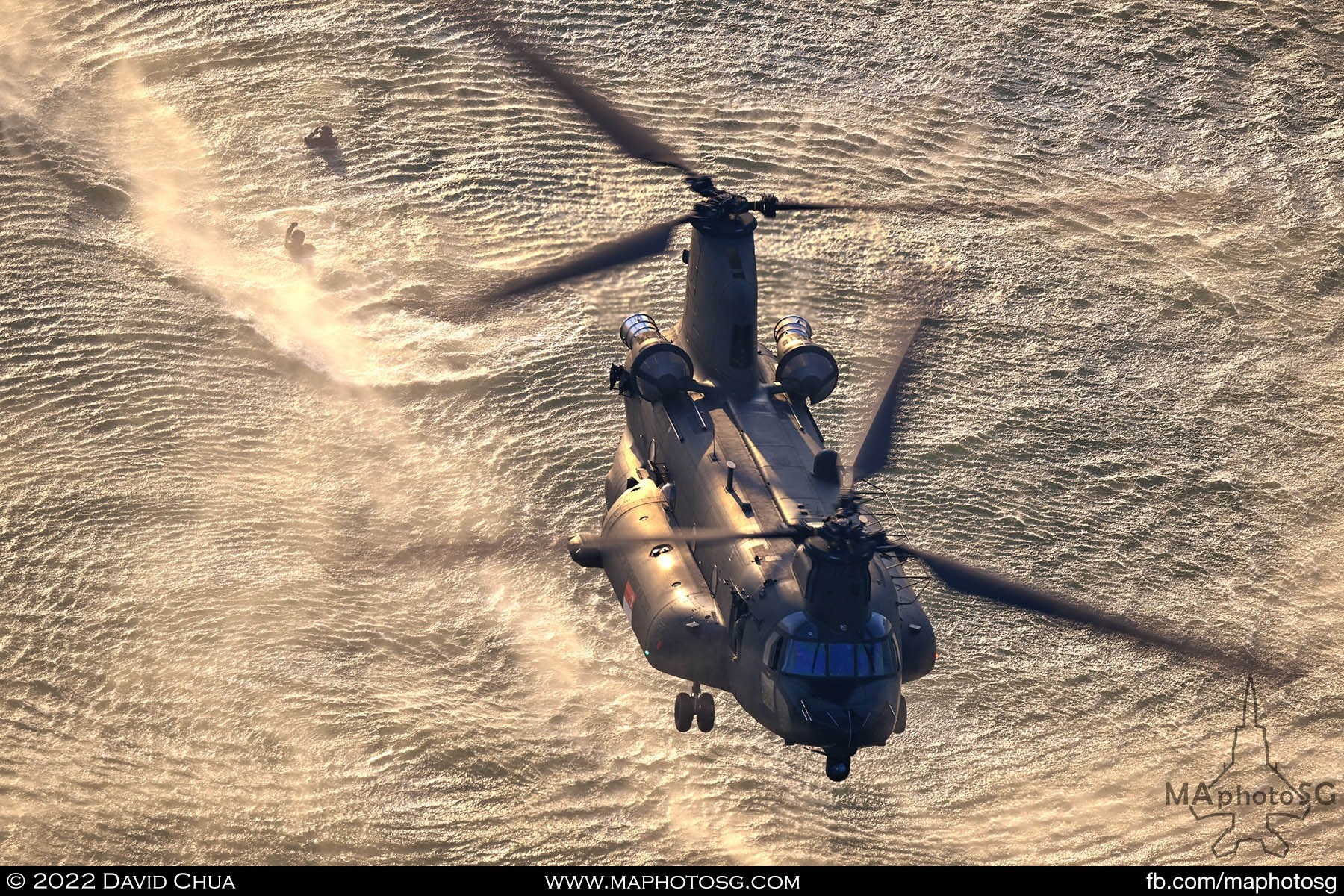 Navy divers deployed from the Chinook