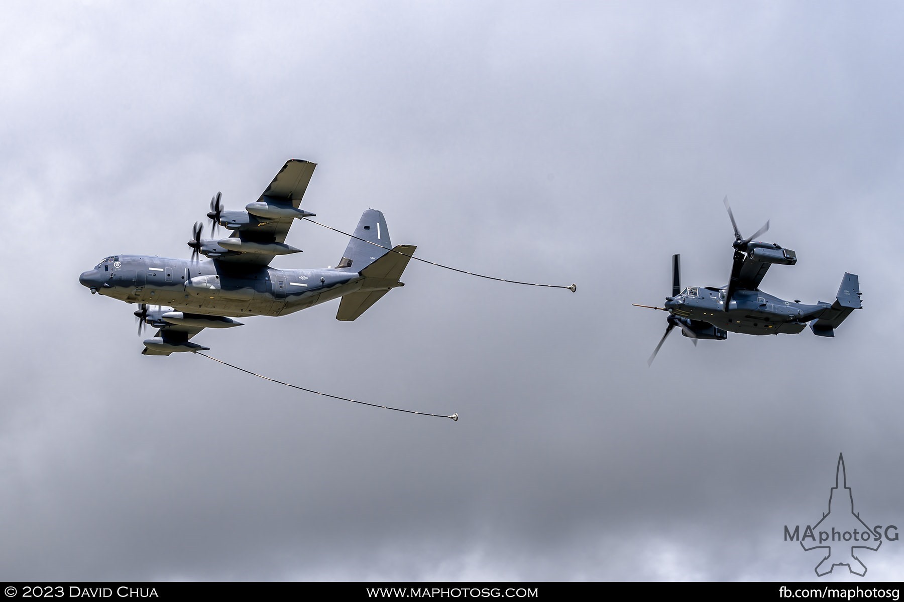 Refuelling demostration by USAF MC-130J and CV-22B