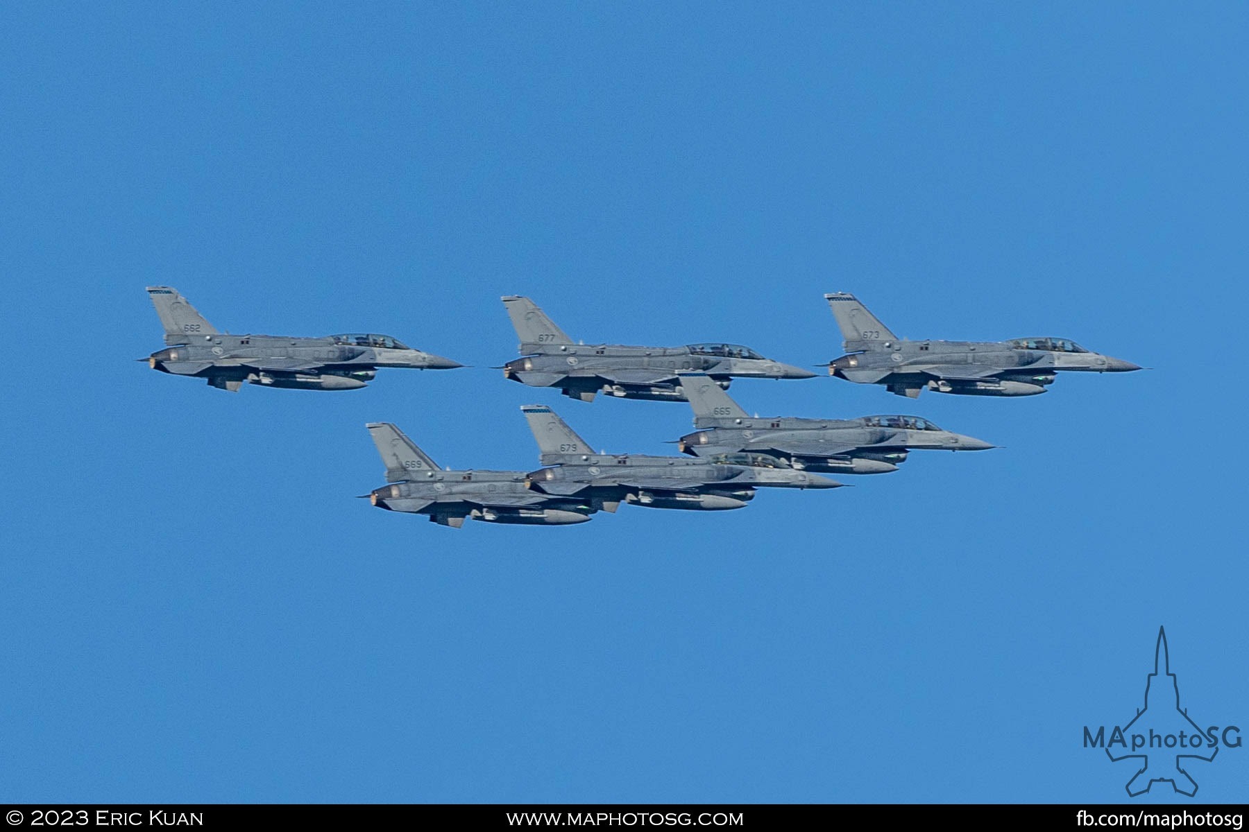 6 RSAF F-16D+ conducting the Island Flypast.