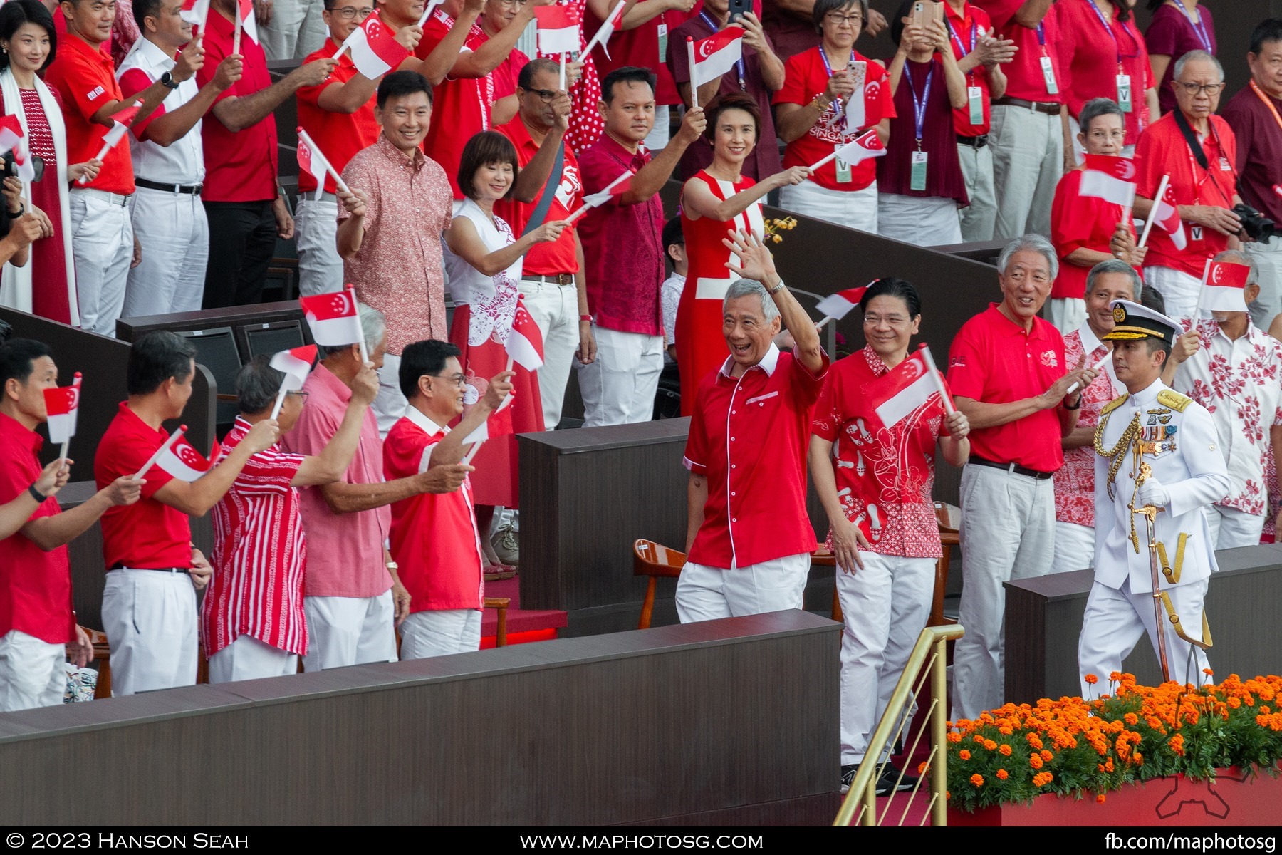 Prime Minister of Singapore, Mr Lee Hsien Loong, receives a warm welcome.