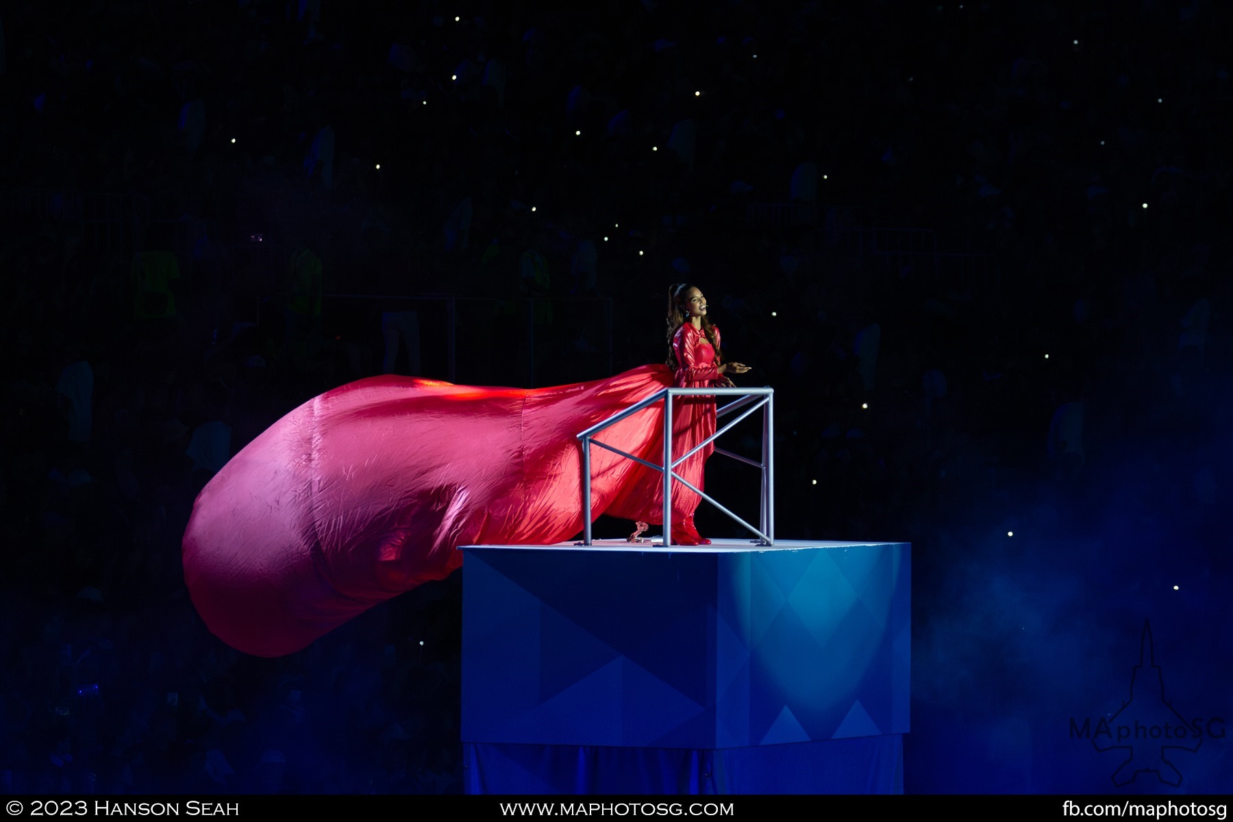 Iman Fandi performs Bunga Sayang in Act 2.